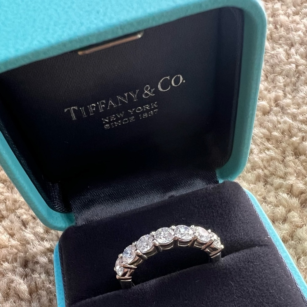 3.5mm tiffany co embrace ring.size 4